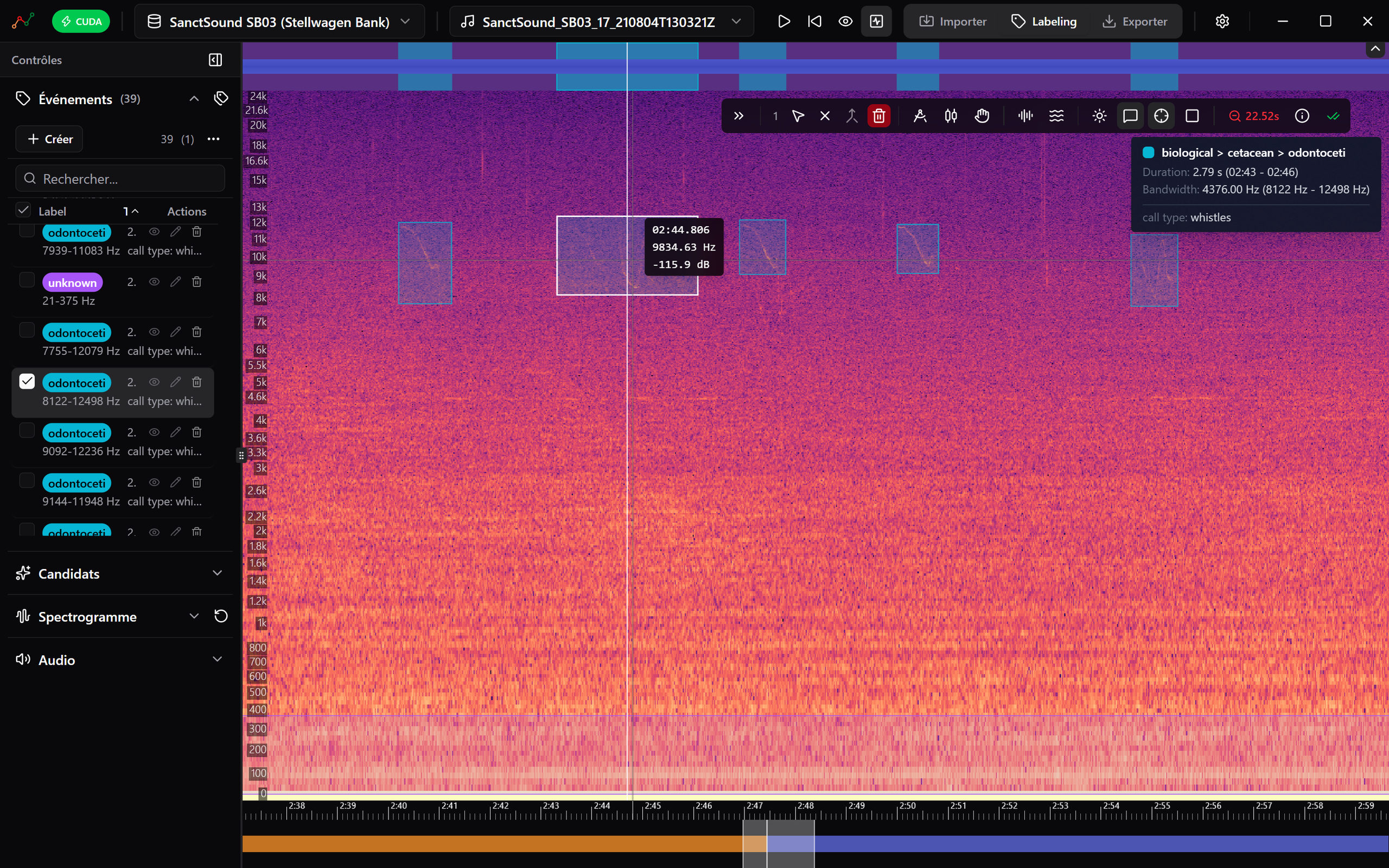 Upalgo Labeling Sound : un spectrogramme de 0 à 24 kHz où cinq sifflements sont encadrés, l’un d’eux sélectionné, la liste des évènements à gauche et, à droite, le label, la durée et la bande de l’évènement sélectionné.